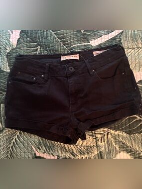 Bull head Black Women's Denim Shorts - Low Rise Casual